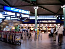 Designing Public Space for Mobility: Contestation, Negotiation and Experiment at Amsterdam Airport Schiphol Designing Public Space for Mobility: Contestation, Negotiation and Experiment at Amsterdam Airport Schiphol