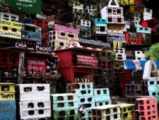 Art in the Divided City: Participatory art projects in Rio de Janeiro Favelas Art in the Divided City: Participatory art projects in Rio de Janeiro Favelas